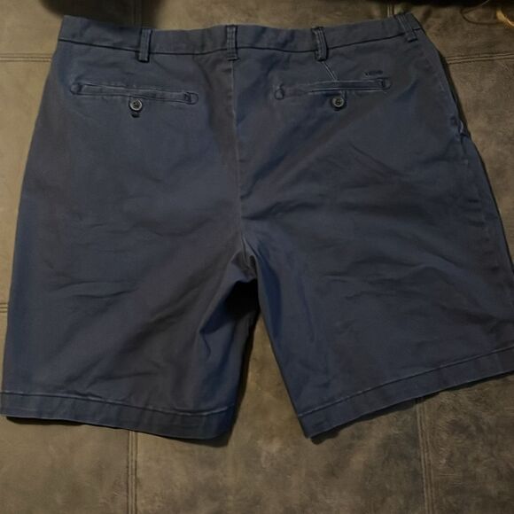 IZOD Saltwater Stretch Shorts - Picture 4 of 4